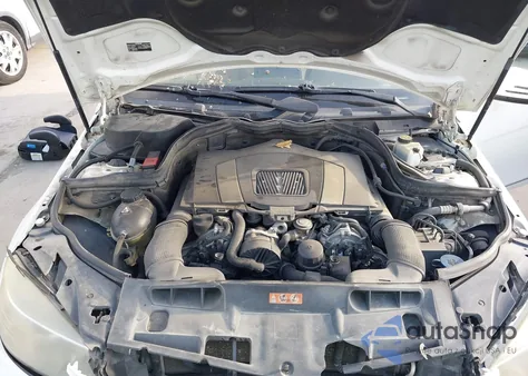 2010 Mercedes-Benz C 300 Luxury/Sport z USA, uszkodzony, nr VIN WDDGF5EB0AR095733